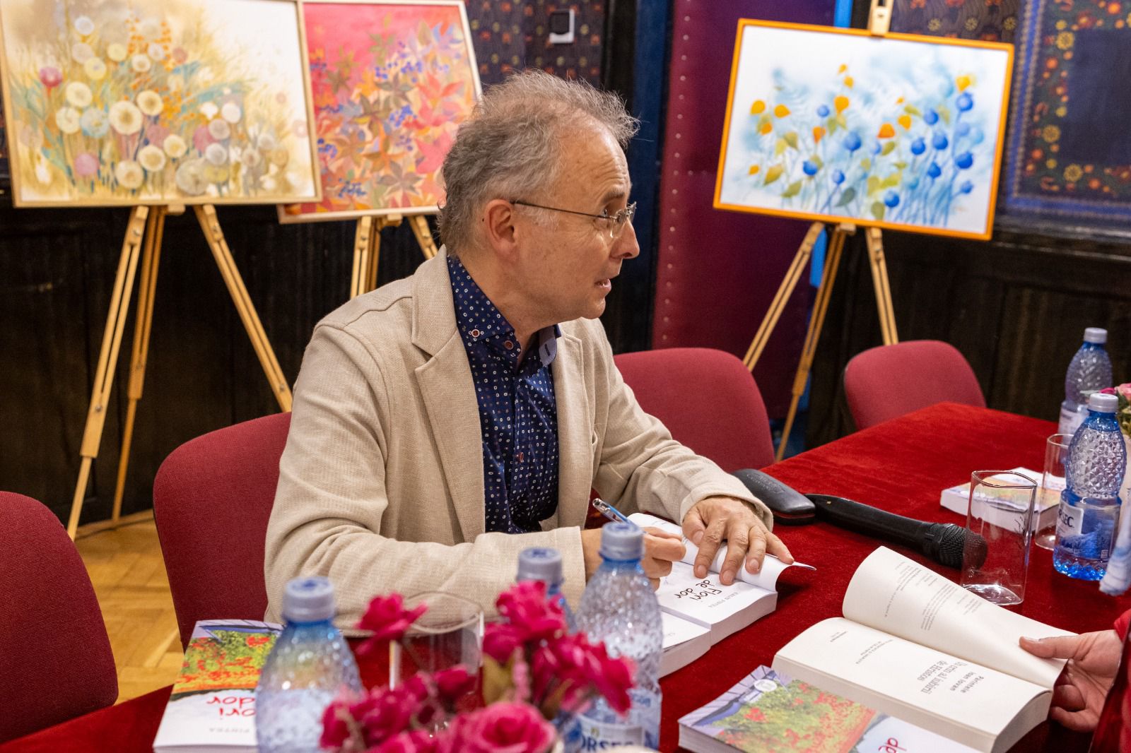 Lansare carte „Flori de dor”
